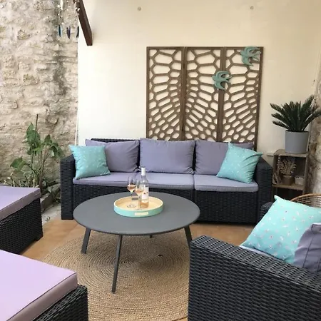 70 M2 With Terrace And View Of The Ars Bell Tower